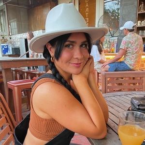 Meet your Posher, Madison